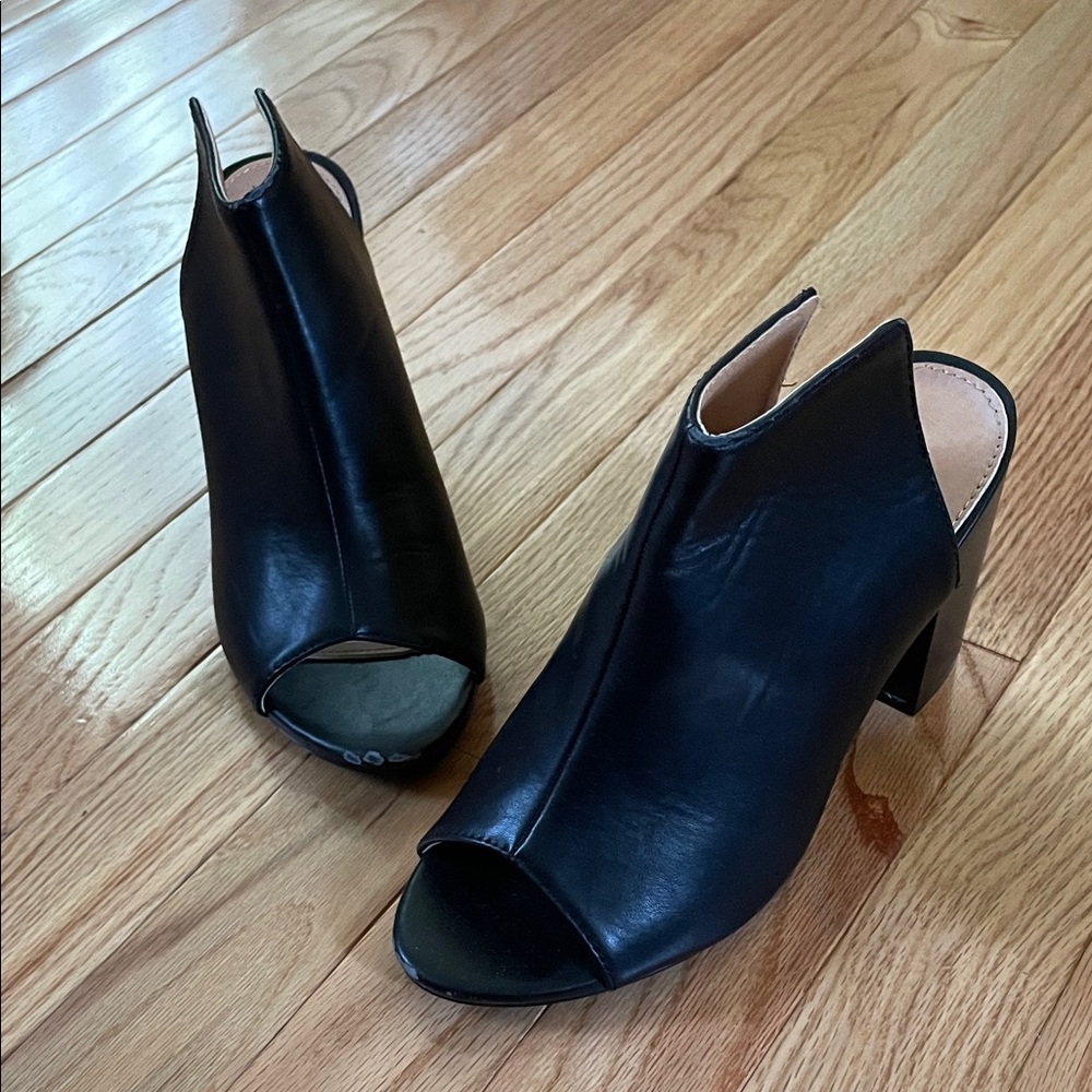 Yoki Ankle Heeled Boots Womens 6.5 Black Faux Leather Peep Toe Casual